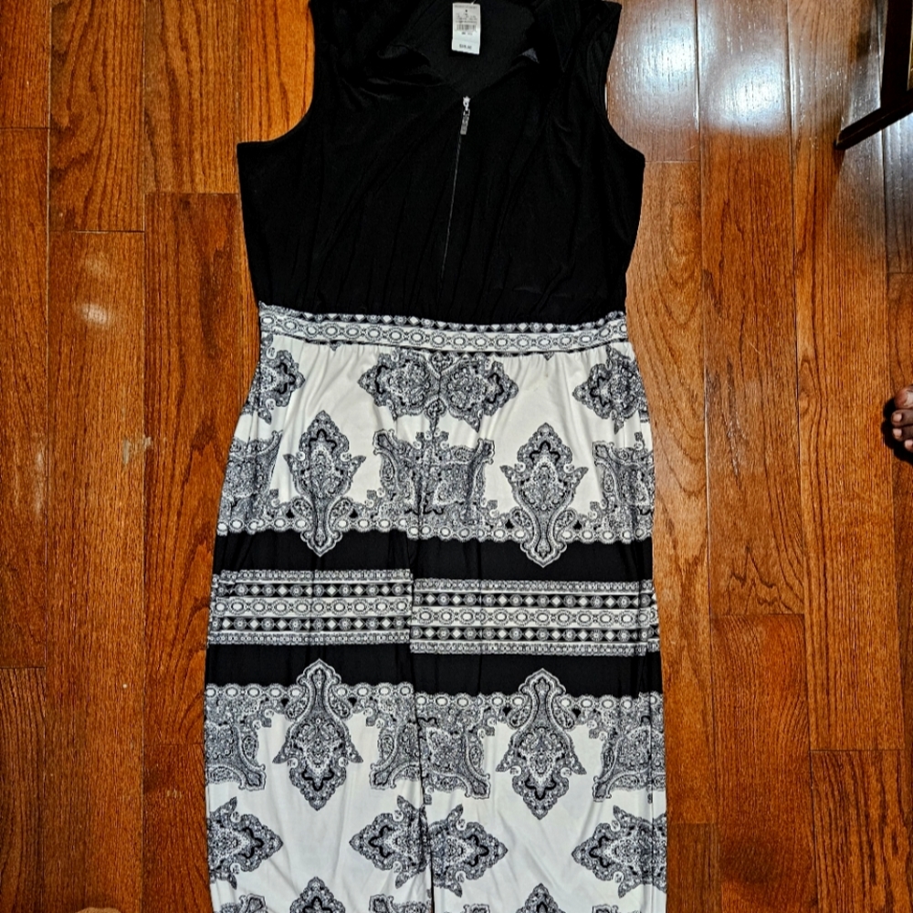 Plus size black and white jumper